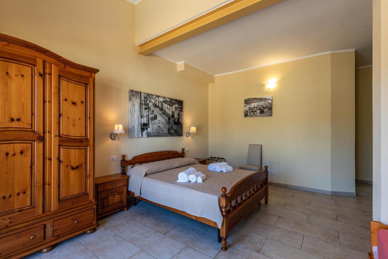 Casa Tacconi Bed & Breakfast Виласимиус Екстериор снимка