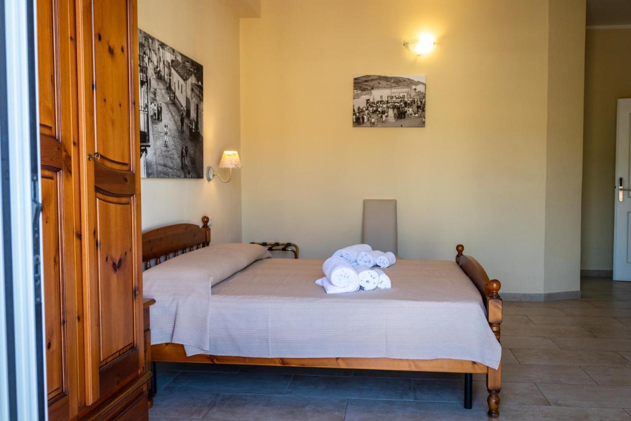 Casa Tacconi Bed & Breakfast Виласимиус Екстериор снимка