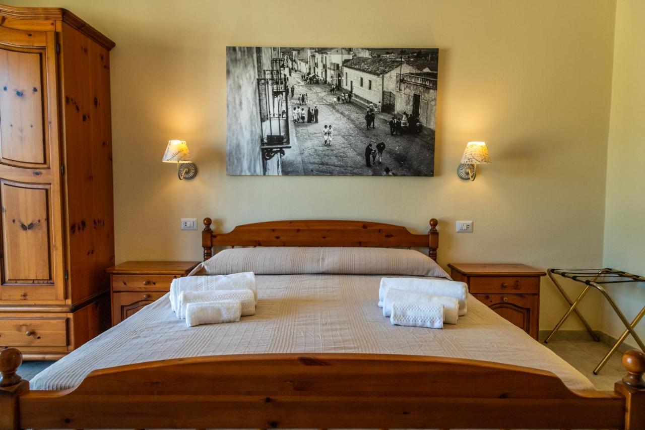 Casa Tacconi Bed & Breakfast Виласимиус Екстериор снимка