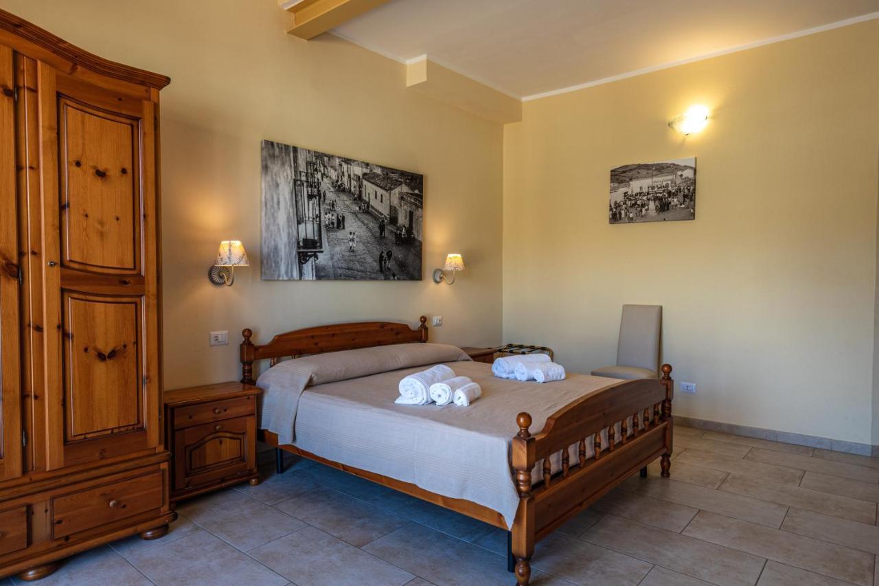 Casa Tacconi Bed & Breakfast Виласимиус Екстериор снимка