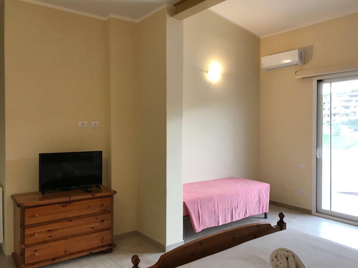Casa Tacconi Bed & Breakfast Виласимиус Екстериор снимка